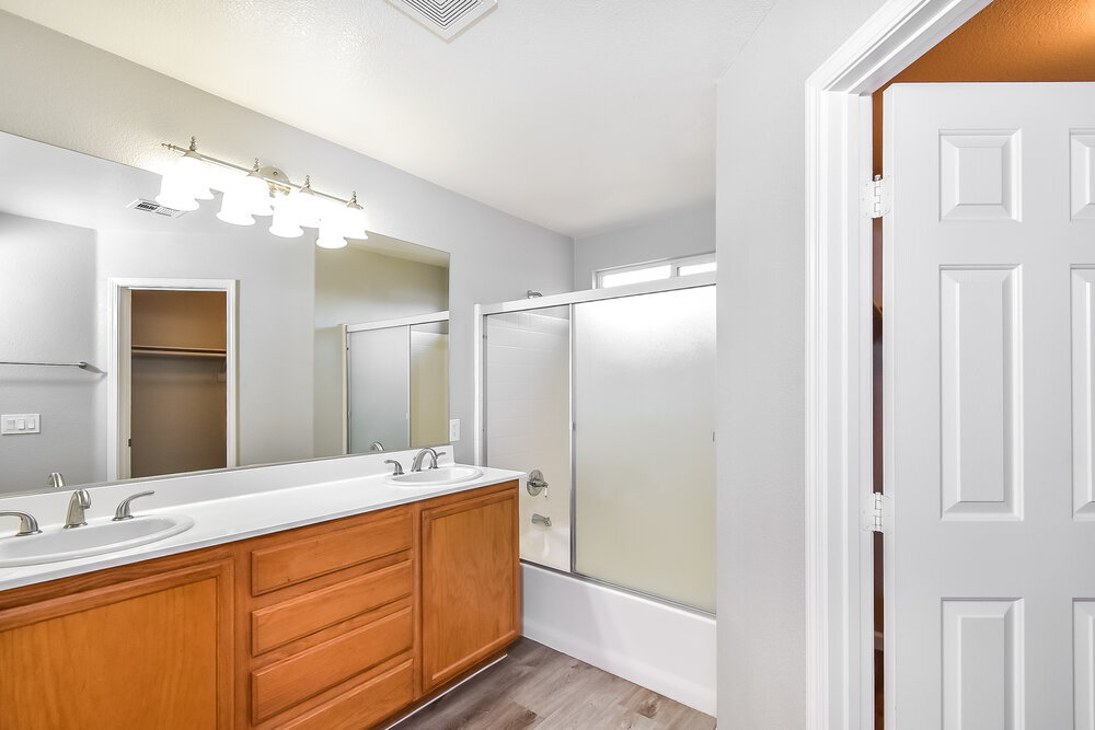 Building Photo - 5720 Athinas St