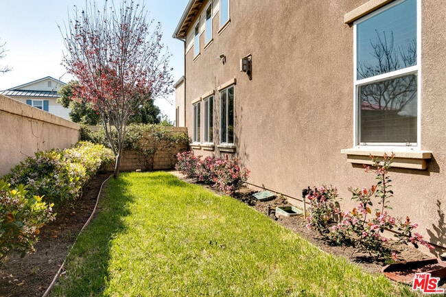 Building Photo - 801 Oceano Dr