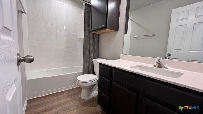 Building Photo - 2426 Elba Dr