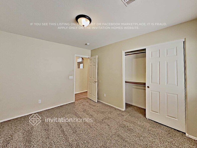 Building Photo - 11577 W Yuma St