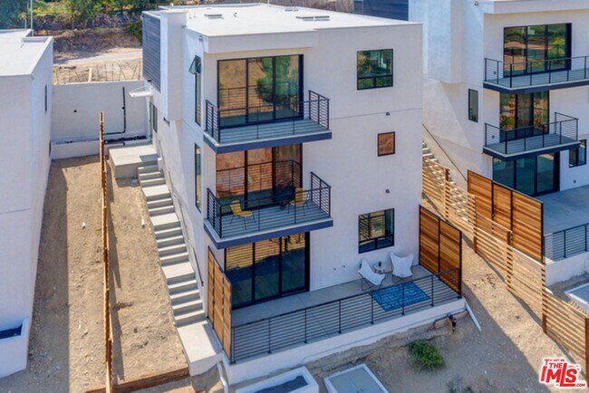 Building Photo - 3756 Brilliant Dr