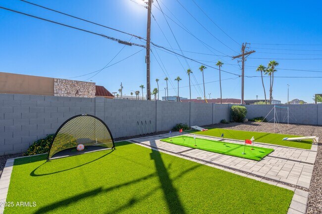 Building Photo - 7405 E Almeria Rd