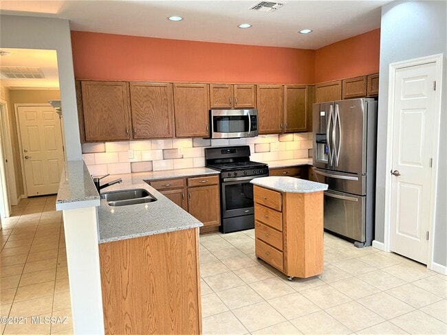 Building Photo - 5579 W Dove Loft Dr