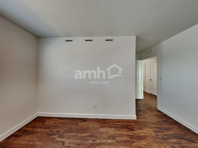 Building Photo - 8319 S 21st Dr