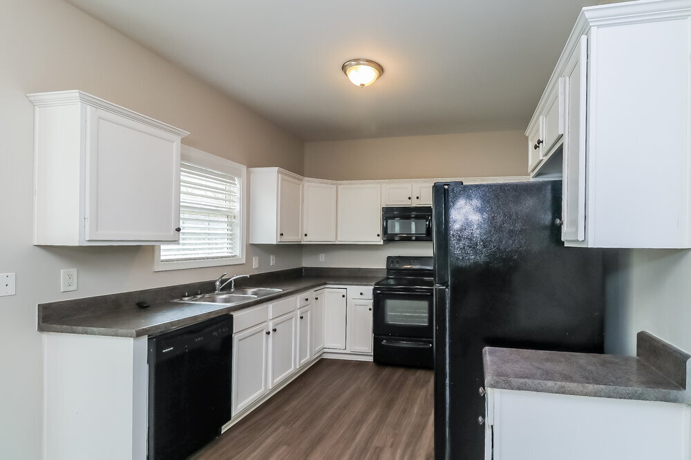 Building Photo - 36 Hickory Hollow SW