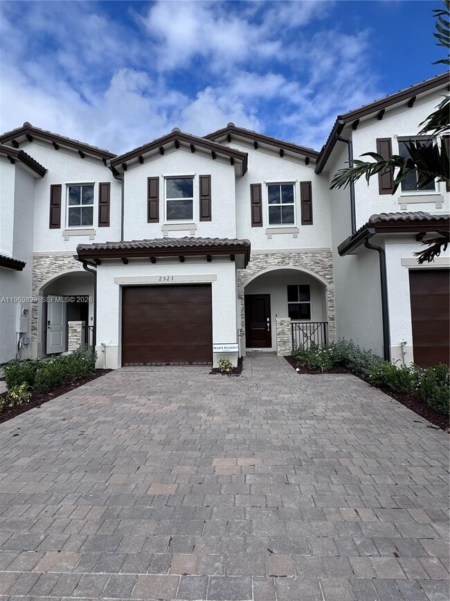 Building Photo - 2527 SE 29th St