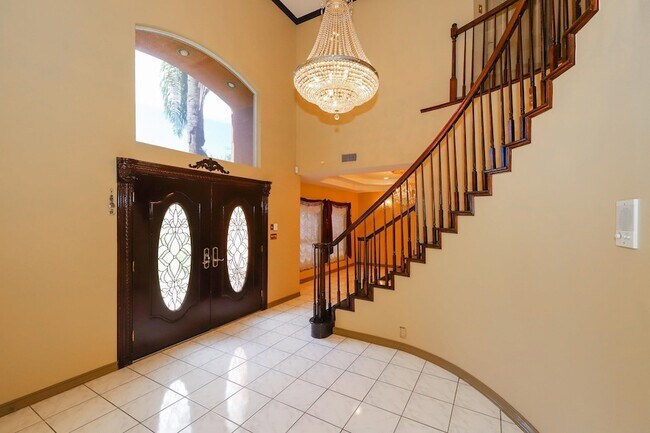 Building Photo - 503 W Avon Ct