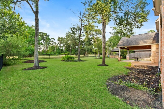 Building Photo - Gorgeous 4 bed/3.5 bath two story home!