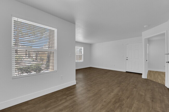 Building Photo - 8101 W Flamingo Rd