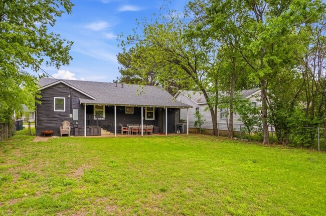 Building Photo - TCU-2712 Frazier Ave