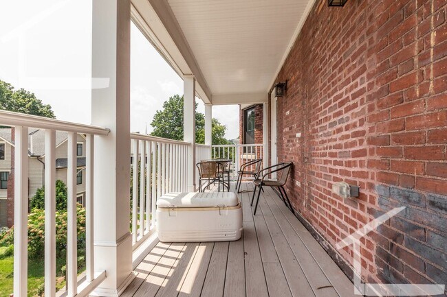 Building Photo - HOT BROOKLINE LISTING!!!!!