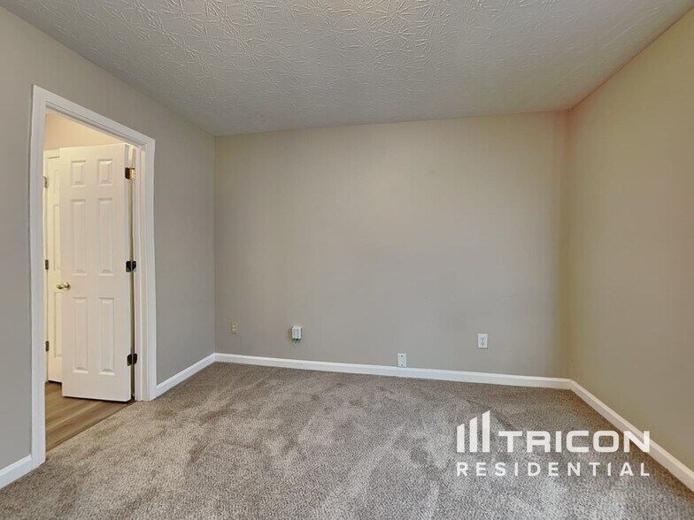 Building Photo - 4980 Wynford Ln