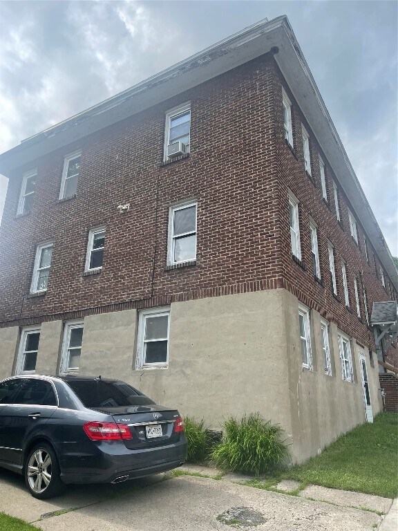 Building Photo - 77 Colfax Ave