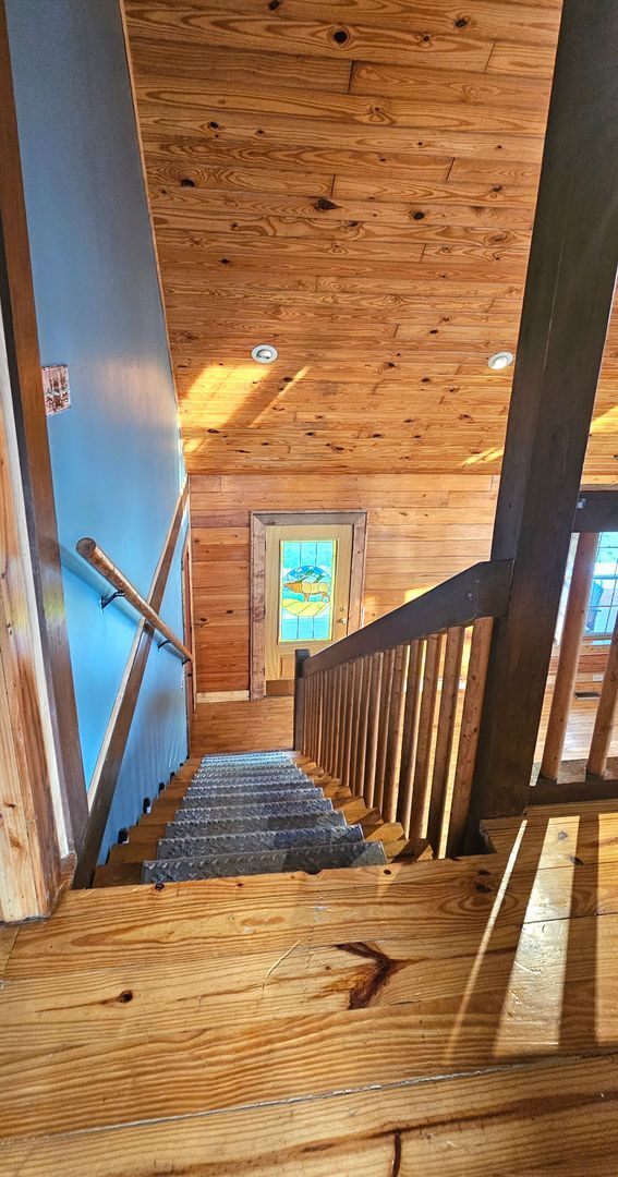 Building Photo - Private Log Cabin Home Peaceful Country Living on Acreage