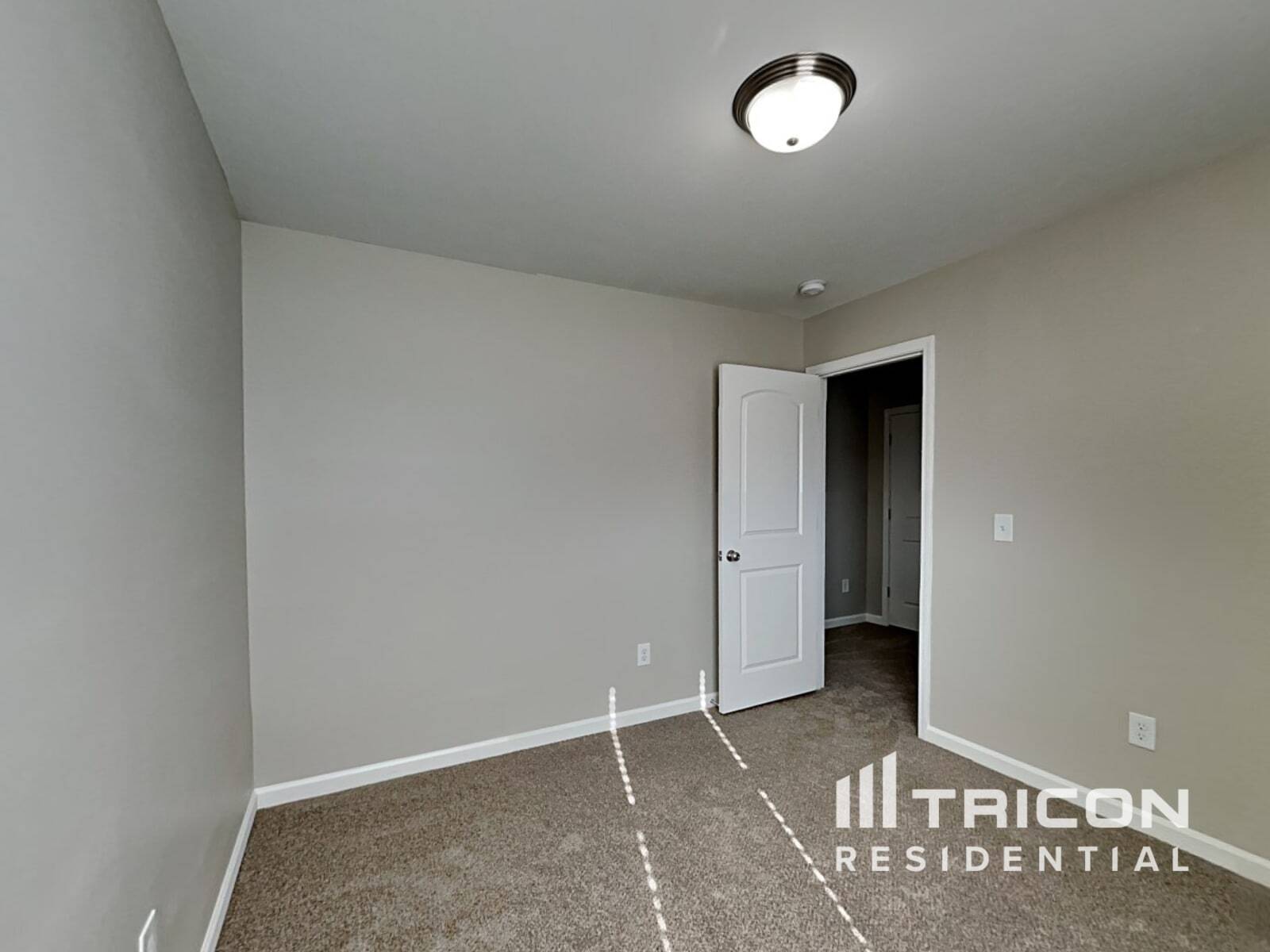 Building Photo - 661 Thistle Dr