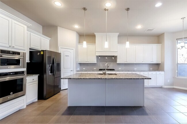 Building Photo - 6808 Badlands Dr