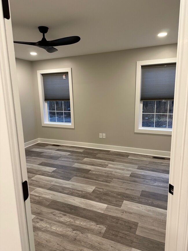 master bedroom - 1620 Gunnison Rd