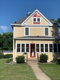 Building Photo - 308 Water St N