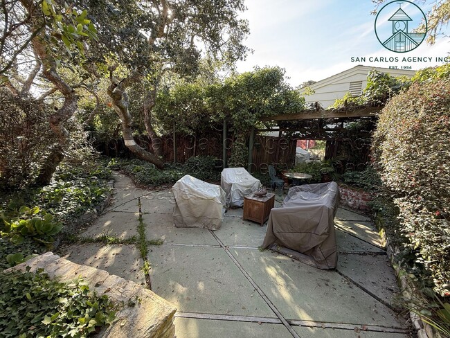 Building Photo - Charming Four Bedroom Carmel-by-the-Sea Co...