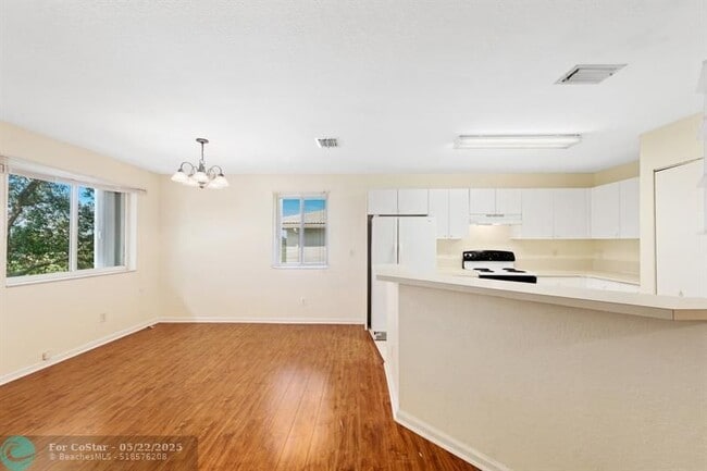 Building Photo - 8462 NW 40th St