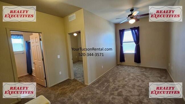 Building Photo - Wentworth Rd South - 4 Bedrooms 2.5 bathro...