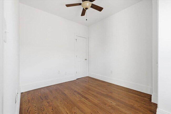 Building Photo - 76 Bowers St