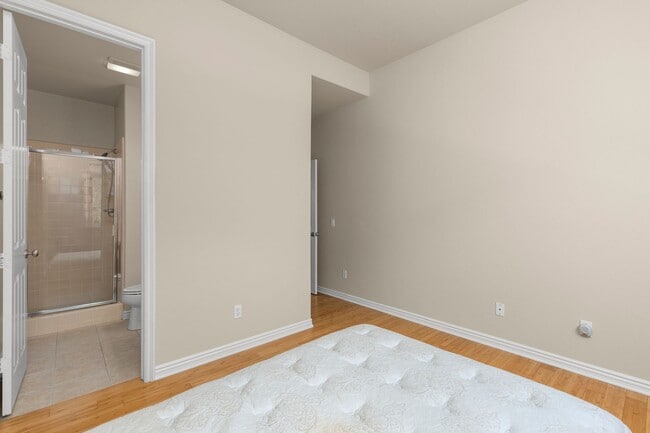 Building Photo - Elegant 5-Bedroom Carmel Valley Home with ...