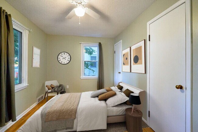 Building Photo - Charming 3-Bedroom Home with Finished Basement in Minneapolis!