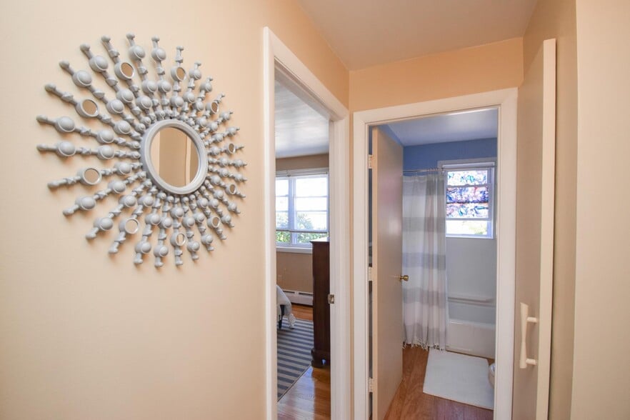 Building Photo - 70 Carroll Ave