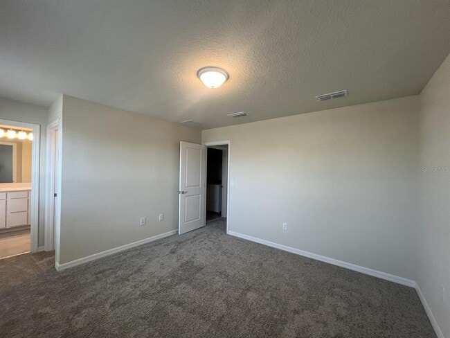 Building Photo - 3355 Vine Leaf St