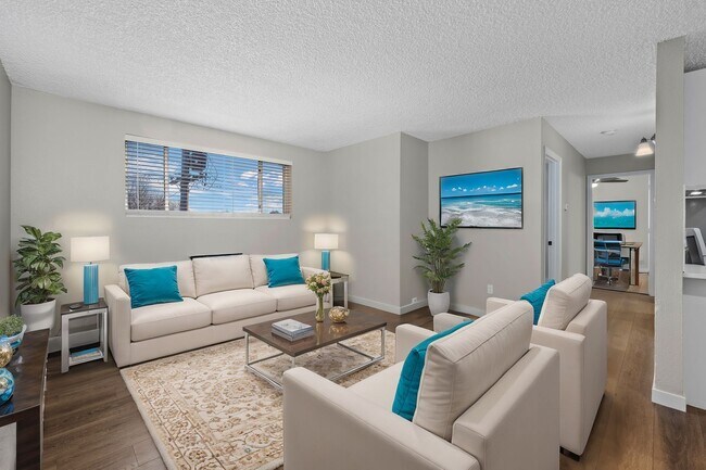 Interior Photo - Sloans Lake West