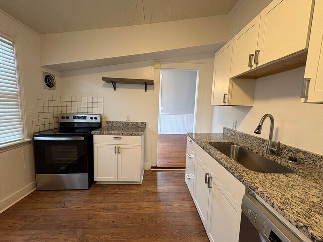 Building Photo - 2461 Rivermont Ave