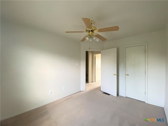 Building Photo - 1610 Aztec Trce