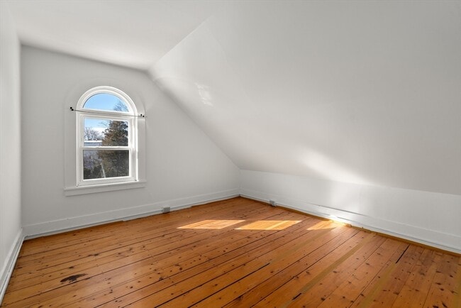 Building Photo - 36 Sewall St