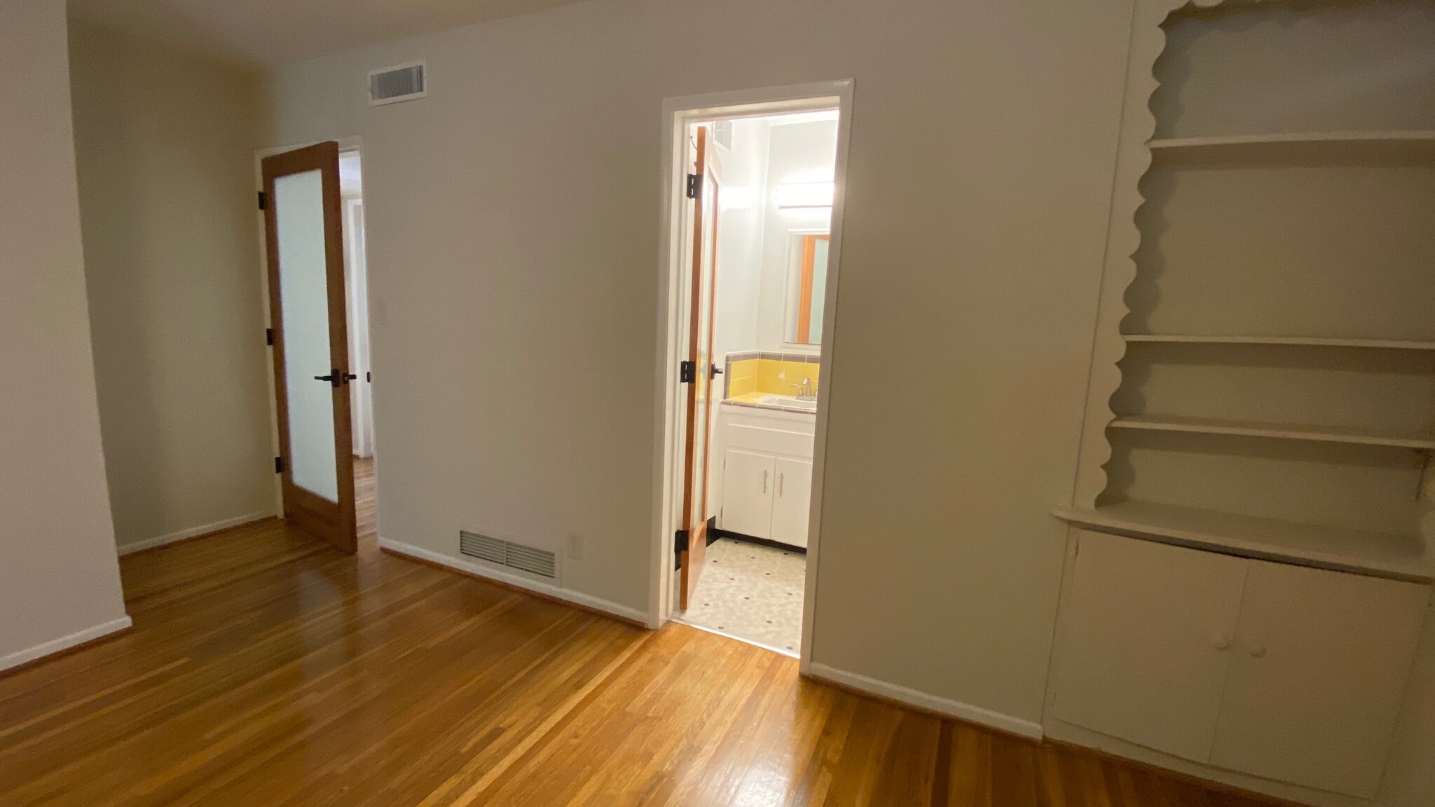 Building Photo - 4425 Maplewood Ave