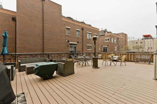 Building Photo - 2 bedroom in Chicago IL 60614