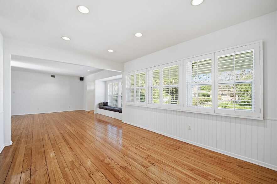 Building Photo - 16146 Otsego St