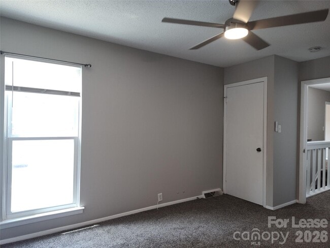 Building Photo - 7001 Stonington Ln