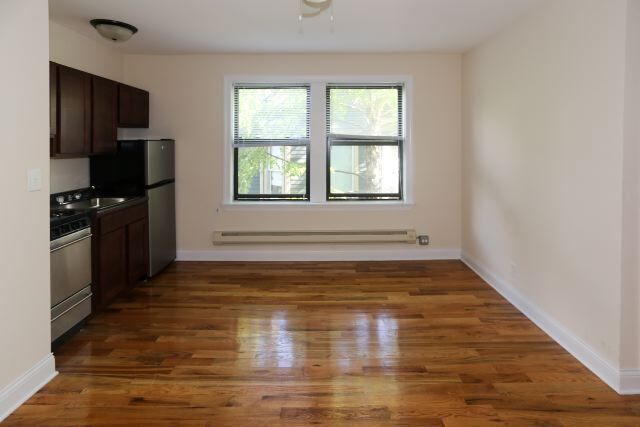 Building Photo - 4551 N Damen Ave