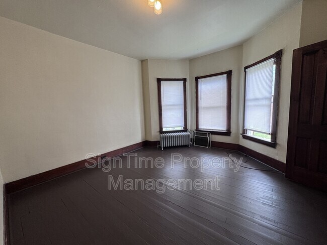 Building Photo - 825 Hamilton Blvd