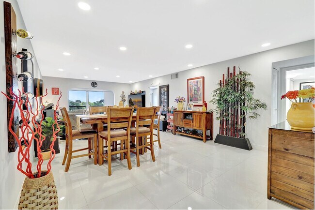 Building Photo - 1401 SW 128th Terrace