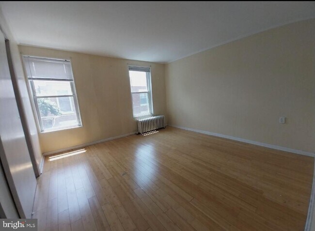 Building Photo - 819 Kimball St