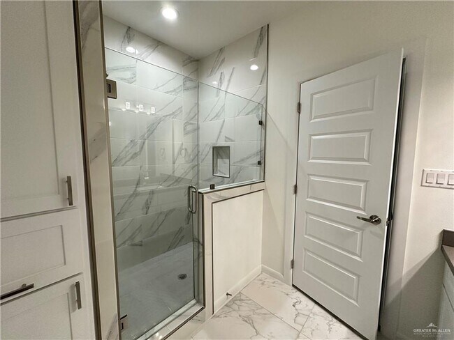 Building Photo - 12 San Andres