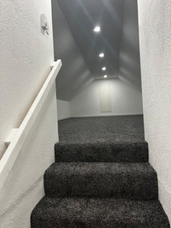 Building Photo - 10 Battey Dr