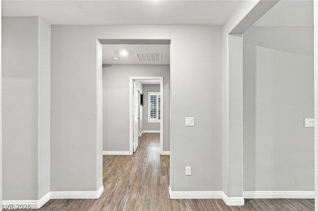 Building Photo - 1525 Deep Valley Ave