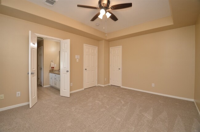 Building Photo - 2911 Meadowglen Cove