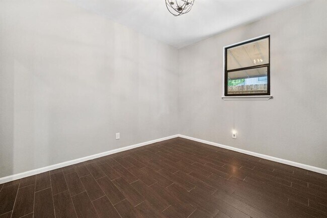 Building Photo - 3202 Breezy Pines Ct