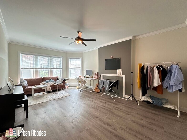 Building Photo - 321 Kedzie St