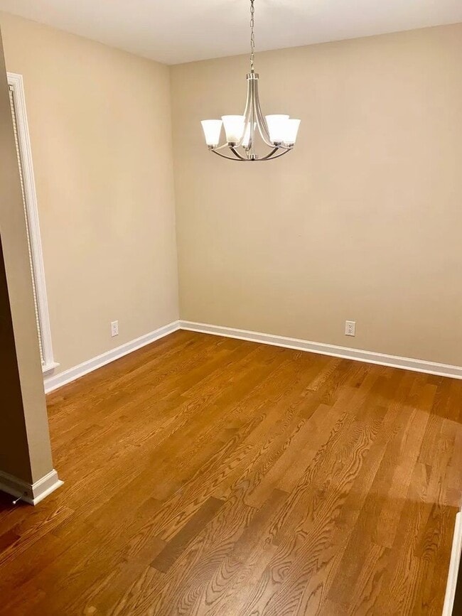 Building Photo - 1 Bedroom Condo