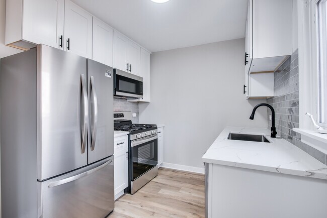 Building Photo - 1520 N Prairie Ave